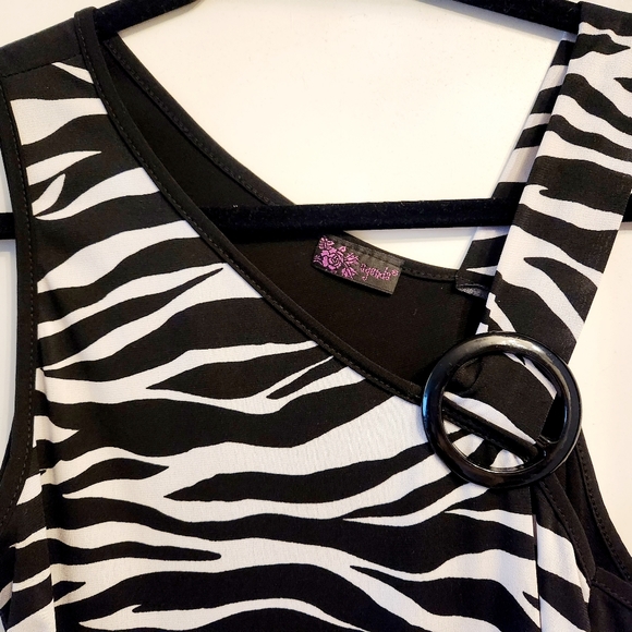 Zebra Print Tank Top - Picture 2 of 5